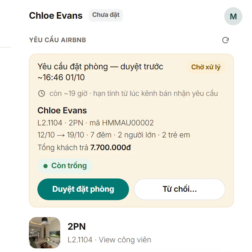 Thẻ yêu cầu đặt phòng Airbnb trong mục Yêu cầu Airbnb